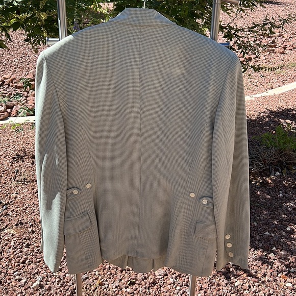 Cartoon business suit jacket and skirt size 36 at Europe, used looking new 🔥 - Picture 4 of 7